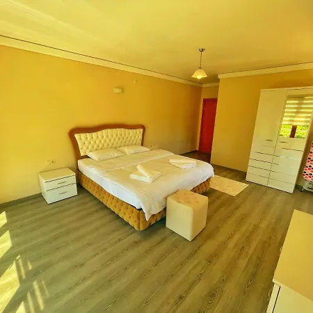 شقة فندقية Lustra Garden