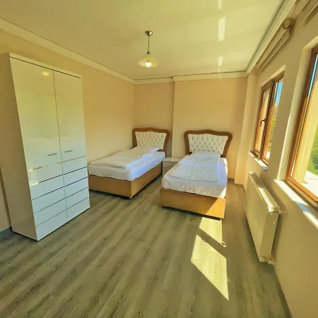 شقة فندقية Lustra Garden