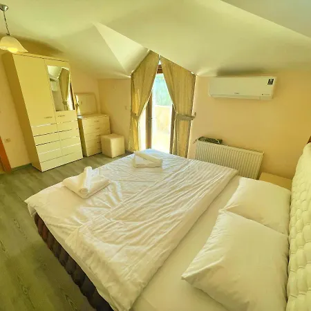 Lustra Garden شقة فندقية